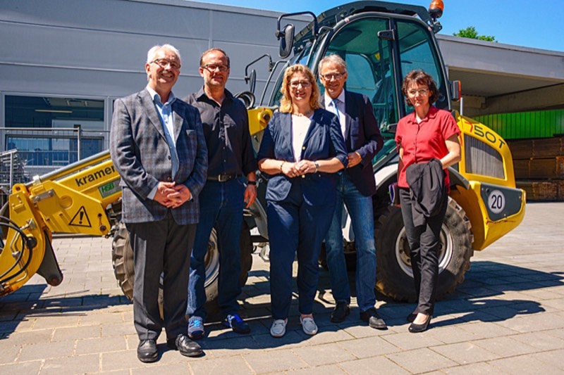 Anke Rehlinger besucht Ausbildungszentrum
